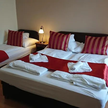 מלון Napsugar Balatonmáriafürdő